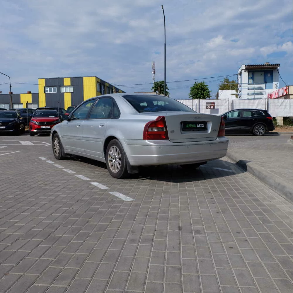  S80