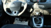 Renault Scenic 2011 г 303800 км