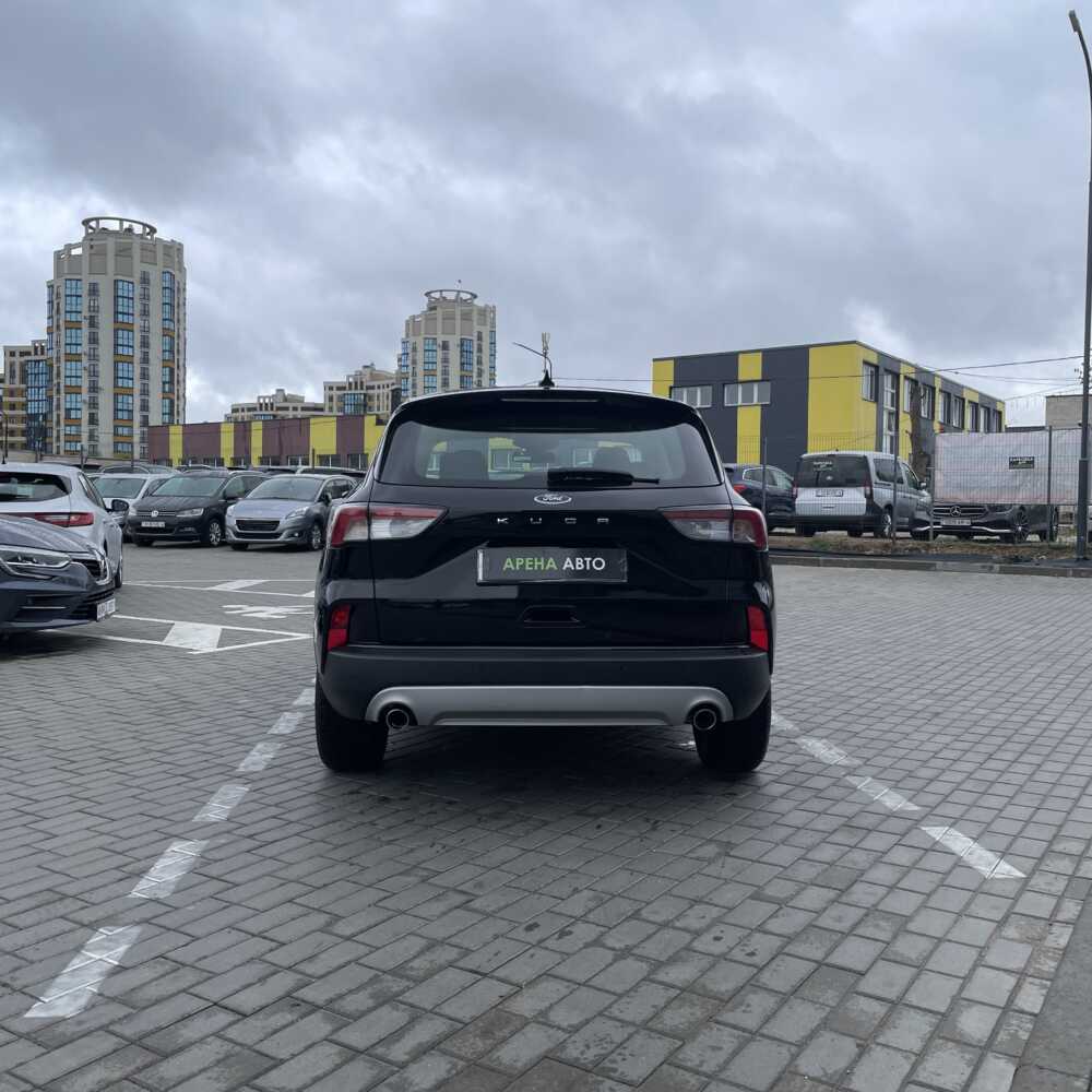  Kuga