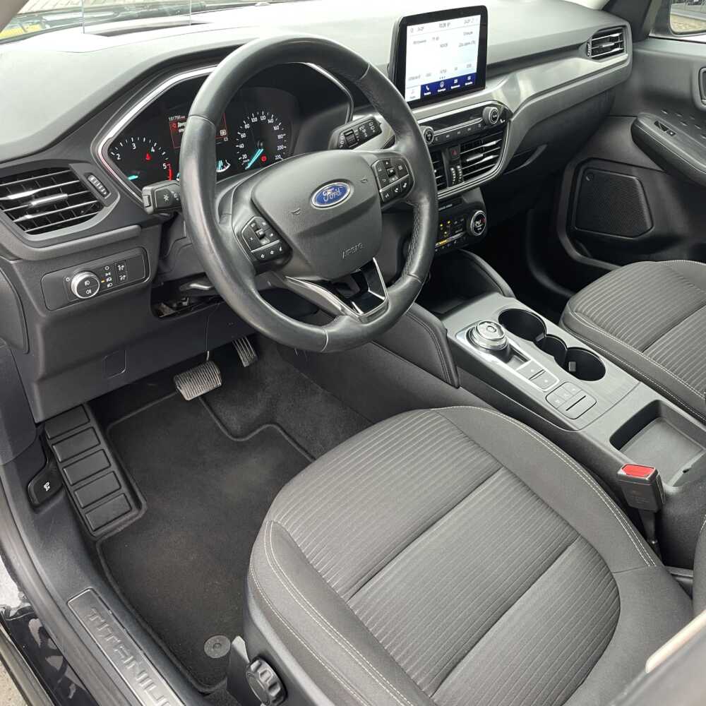  Kuga