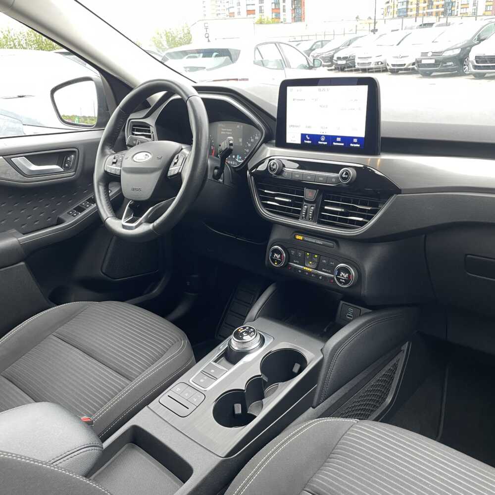  Kuga