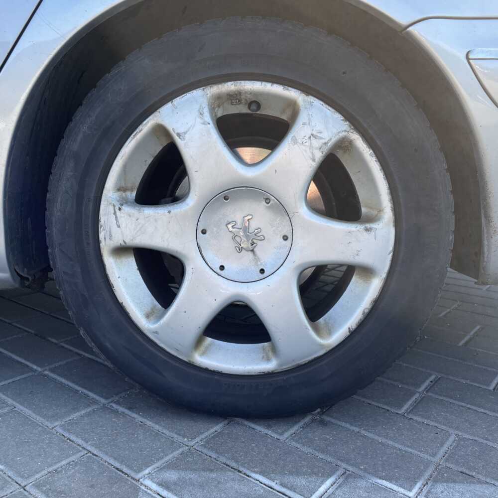  607