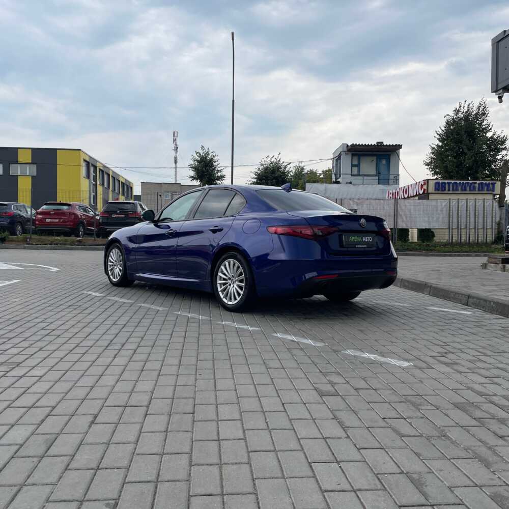  Giulia