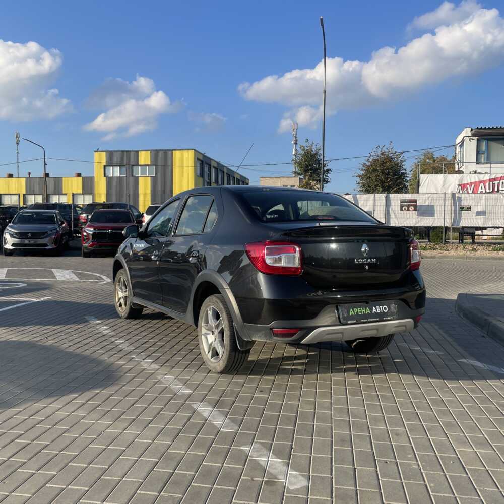  Logan Stepway