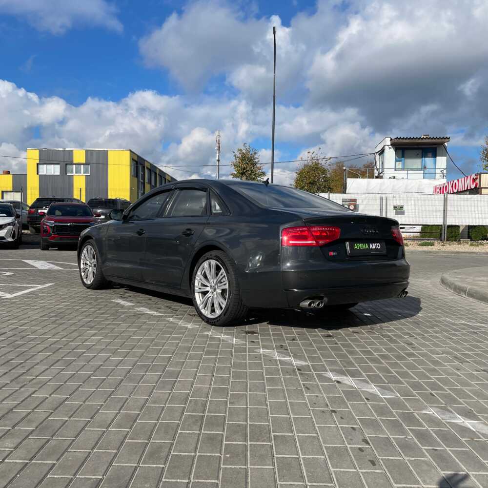  A8