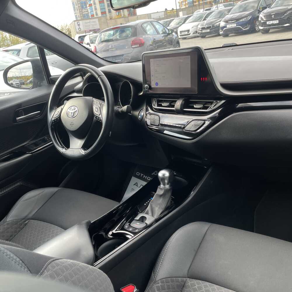  C-HR