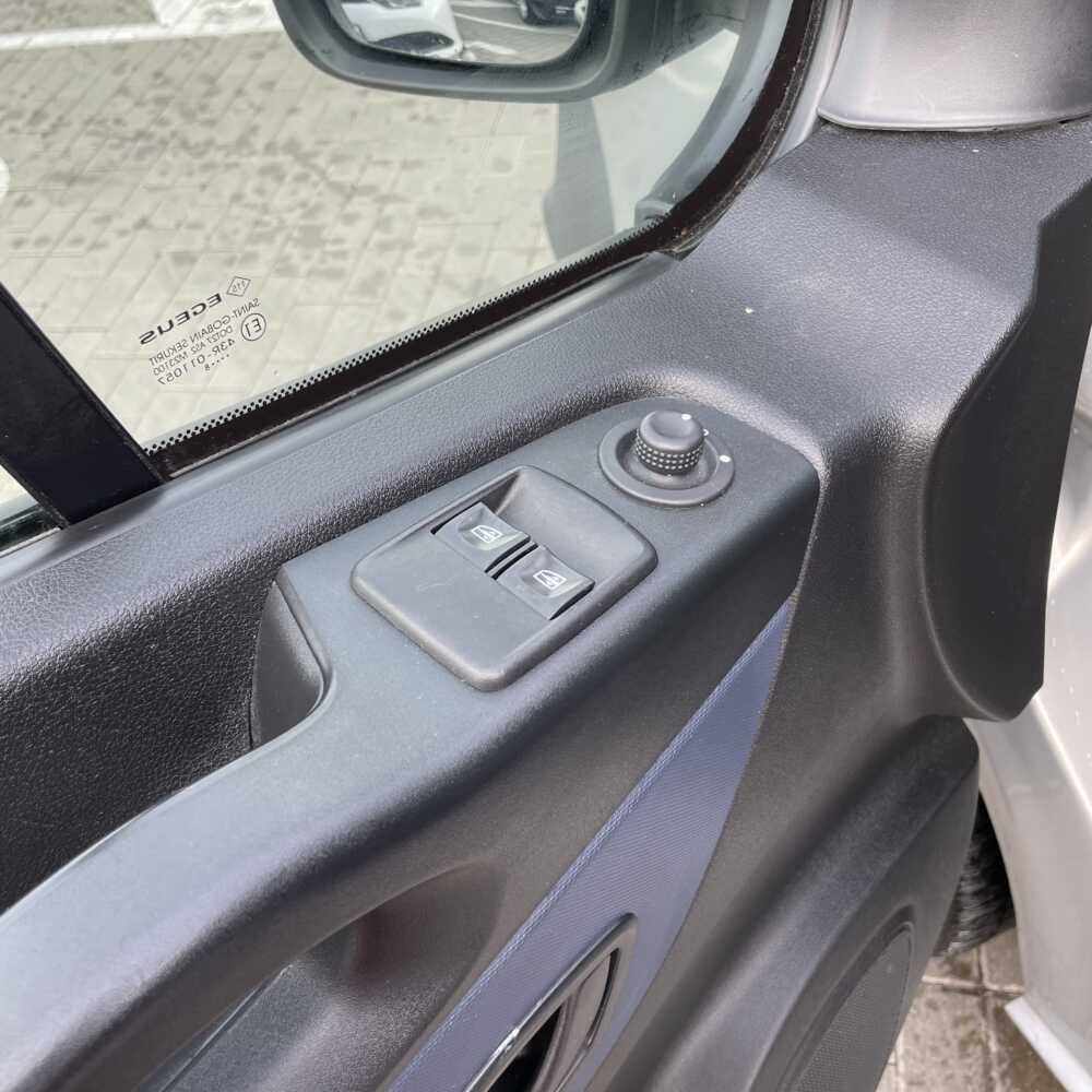  Vivaro