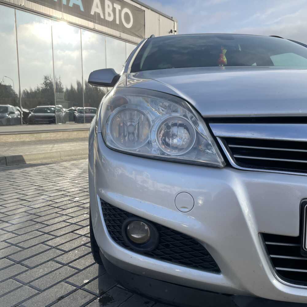  Astra