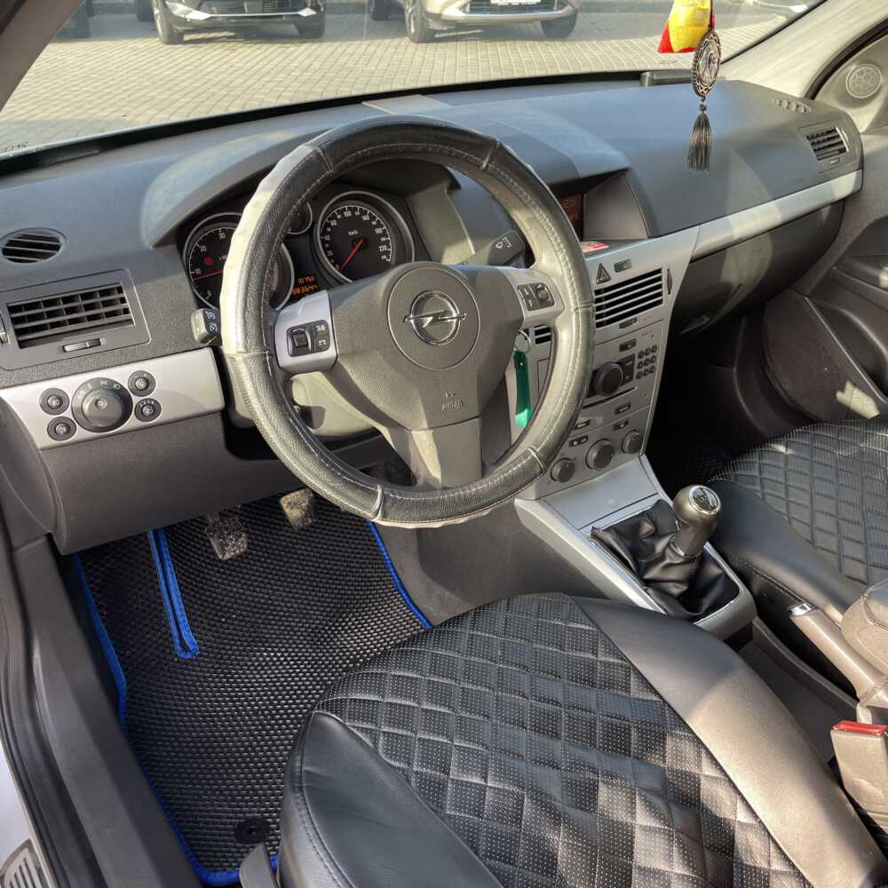  Astra
