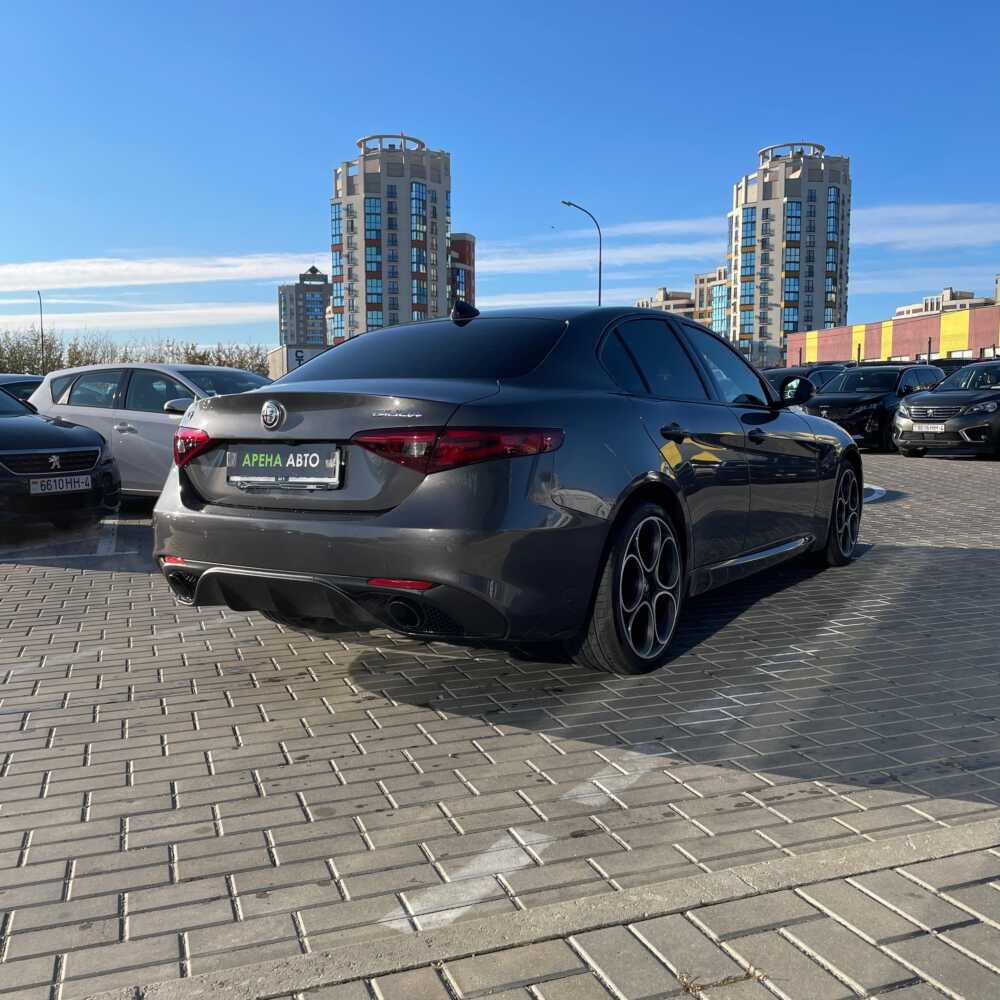  Giulia