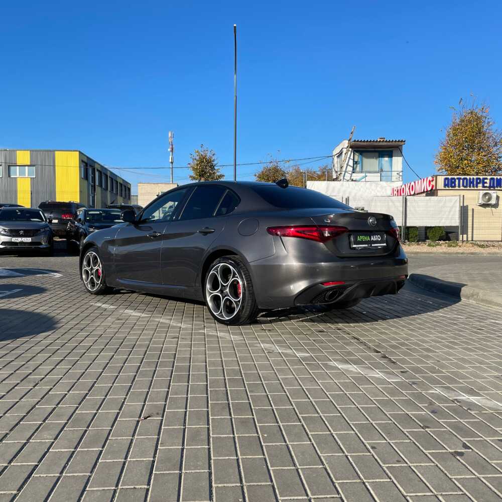  Giulia